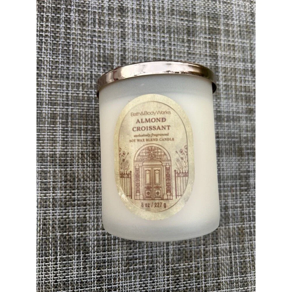 Bath & Body Works Almond Croissant 1-Wick Scented Candle 8 oz New